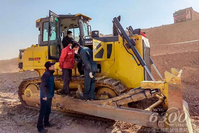 山推服务 · 快准稳狠！力保客户开工季